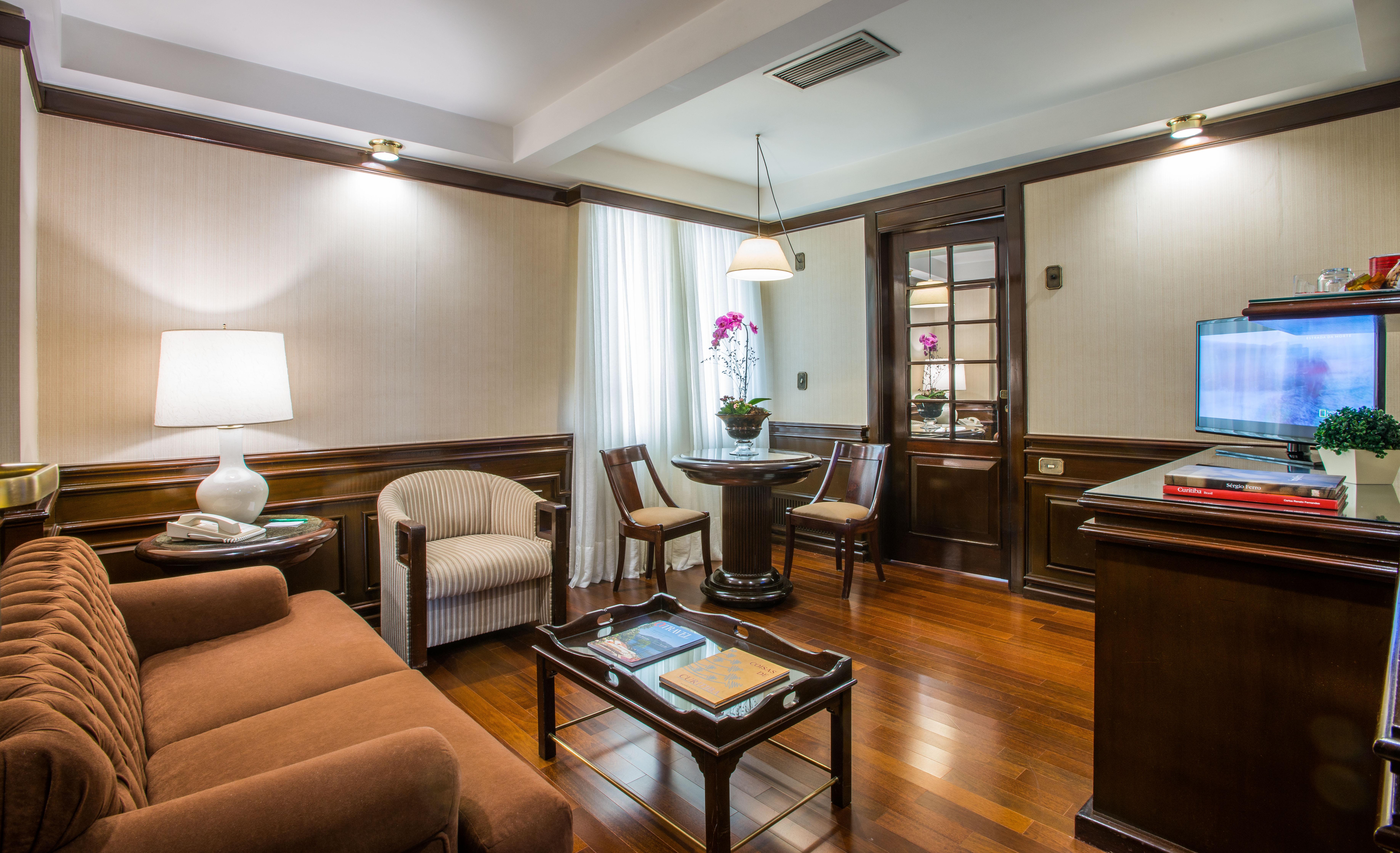 Bourbon Hotel & Suites كوريتيبا المظهر الخارجي الصورة A suite at the hotel
